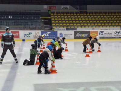 Děti do bruslí - od počátku k polovině :)