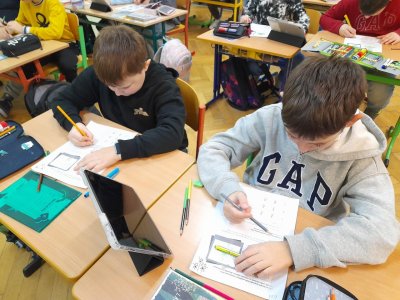 Co skrývají kódy, sítě, šifry...