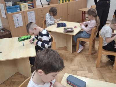 Sníh, sněhové vločky, stopy ve sněhu