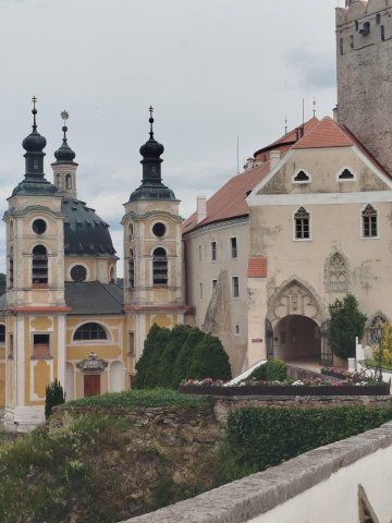 Vranov lodí i pěšmo