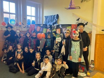 HALLOWEENSKÉ mUČENÍ
