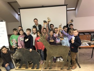 Les na talíři v knihovně - 2. A