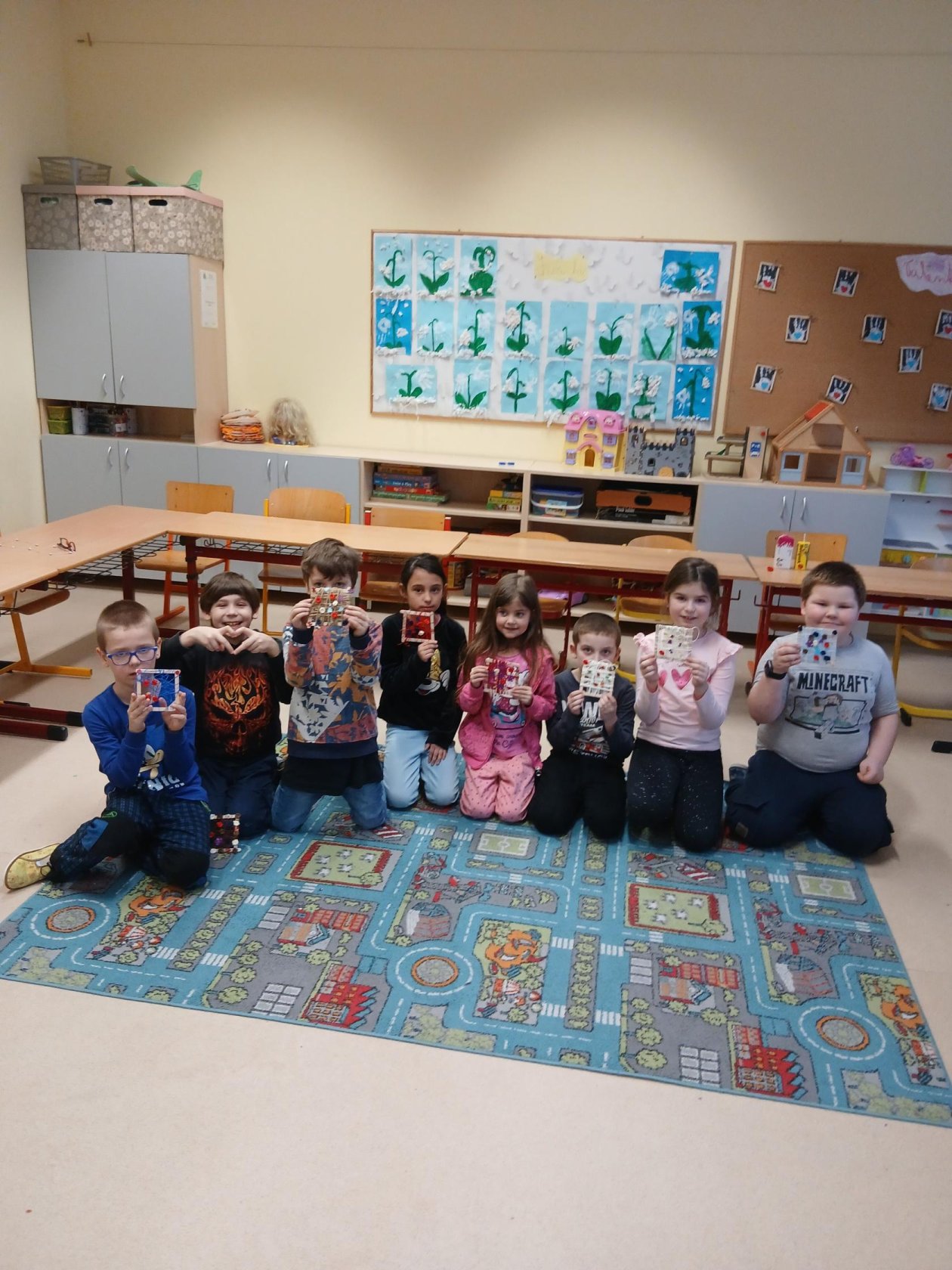 Jarní okénko z dřivek.