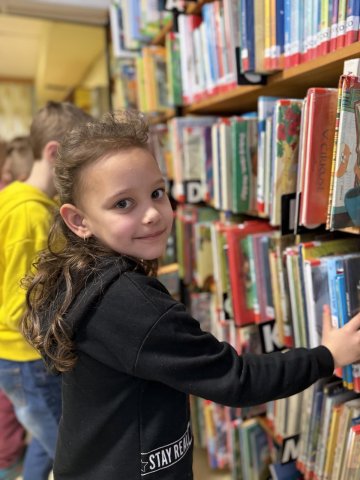 1.B poprvé v knihovně