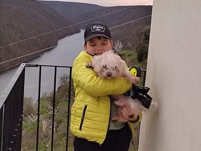Adámek na procházce městem