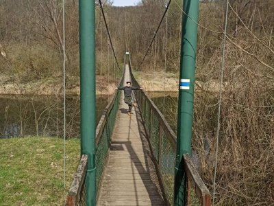 Lukášek na mostě přes řeku Dyji
